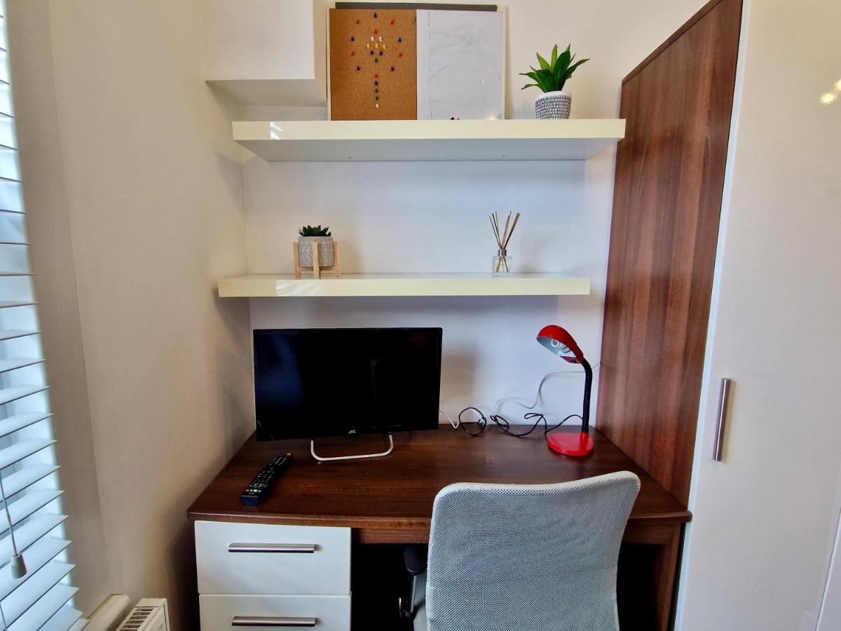 City Centre Serviced House: Private Rooms with Ensuite & Parking Coventry Exterior photo